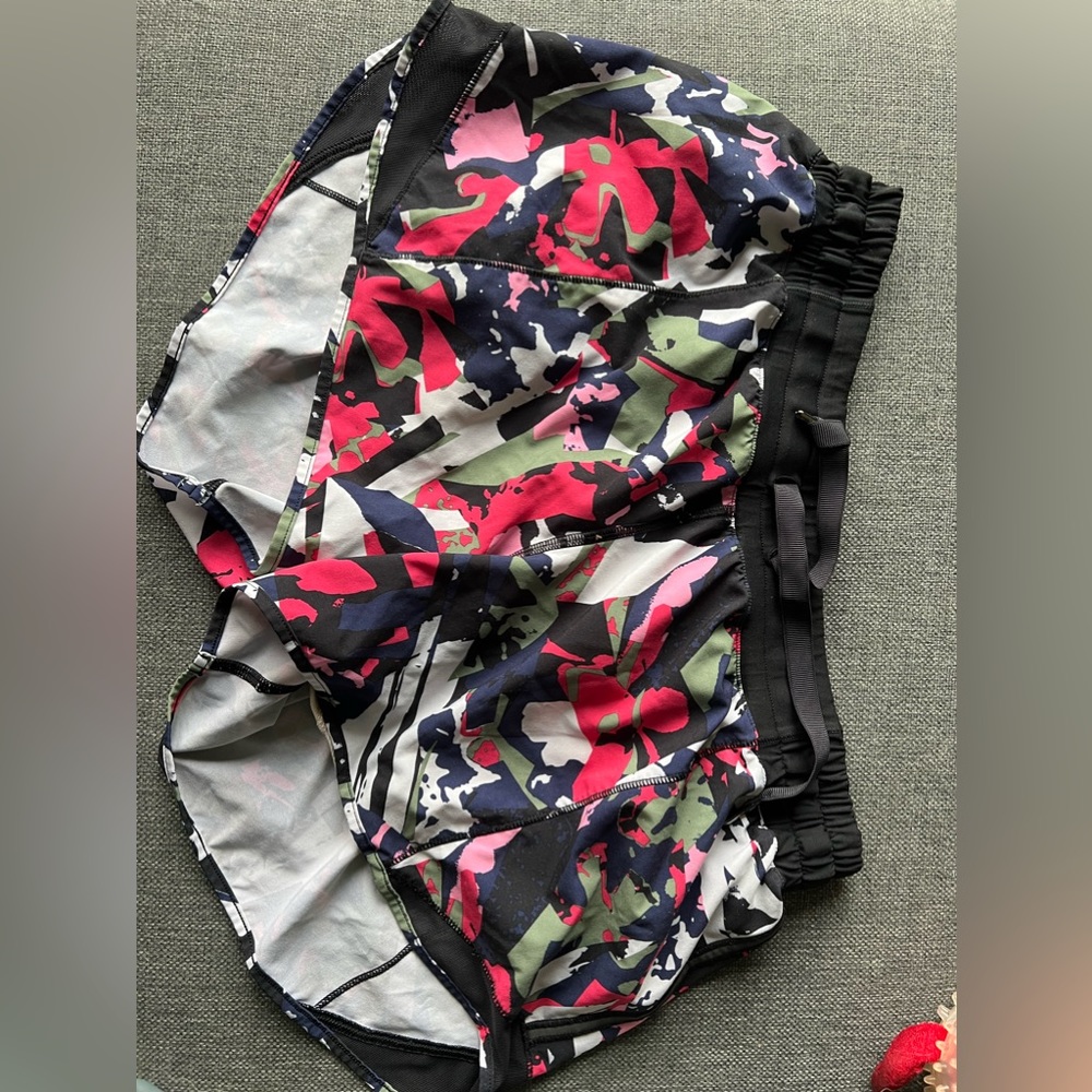 Lulu activity shorts
